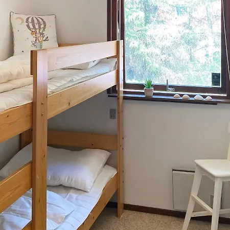 Hotel 6 Person In *